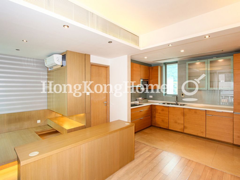 Living and Dining Area — York Place，灣仔