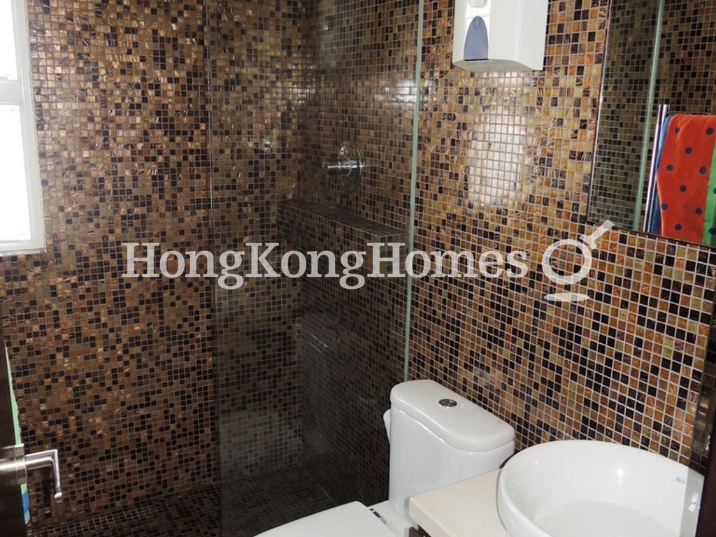 Guest Bathroom — 華蘭花園 - 芝蘭閣，鰂魚涌