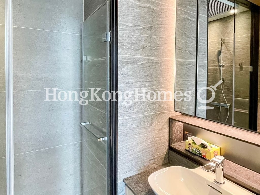 Ensuite Bathroom — Kennedy 38, Western / Kennedy Town