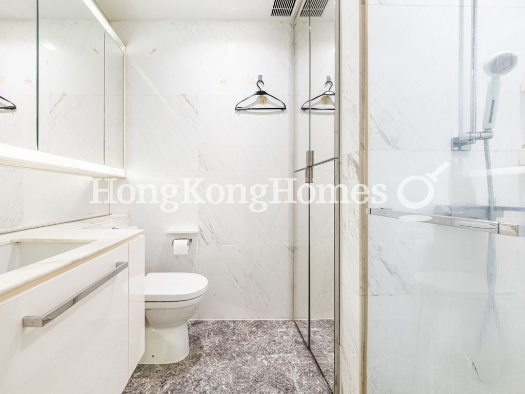 Ensuite Bathroom — yoo Residence, Causeway Bay
