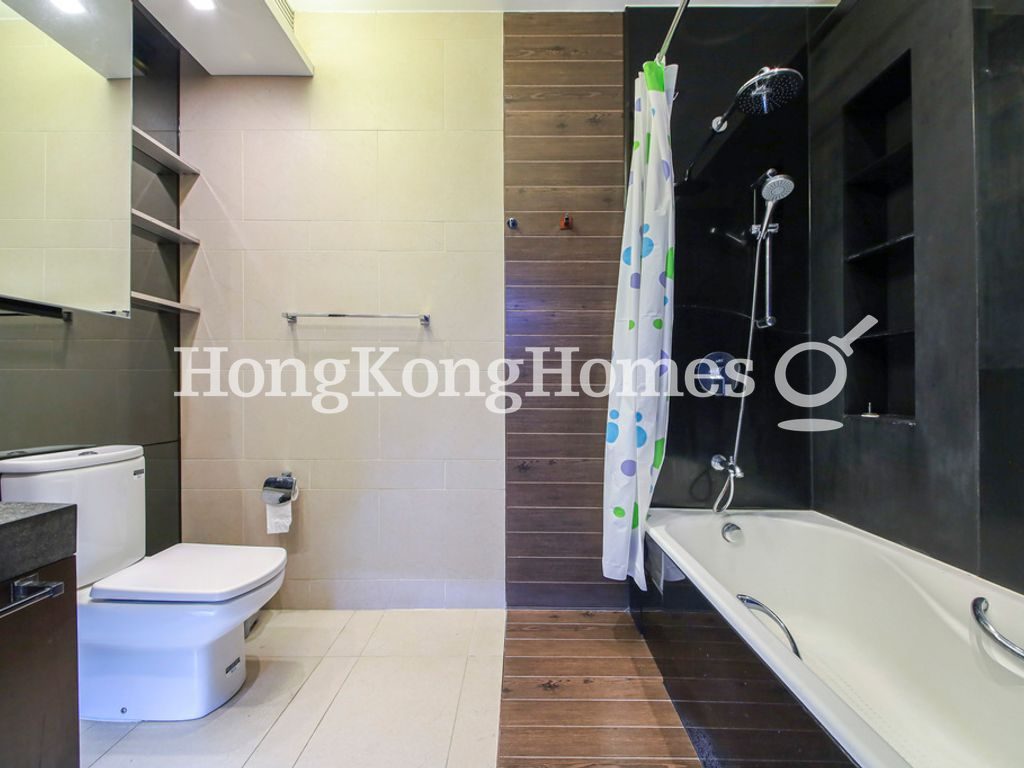 Ensuite Bathroom — 嘉薈軒，灣仔