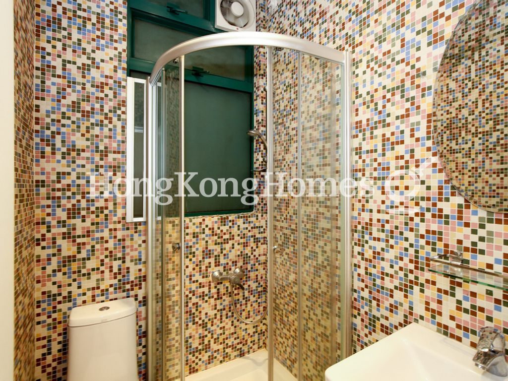 Bathroom — Tse Lan Mansion, Western / Kennedy Town