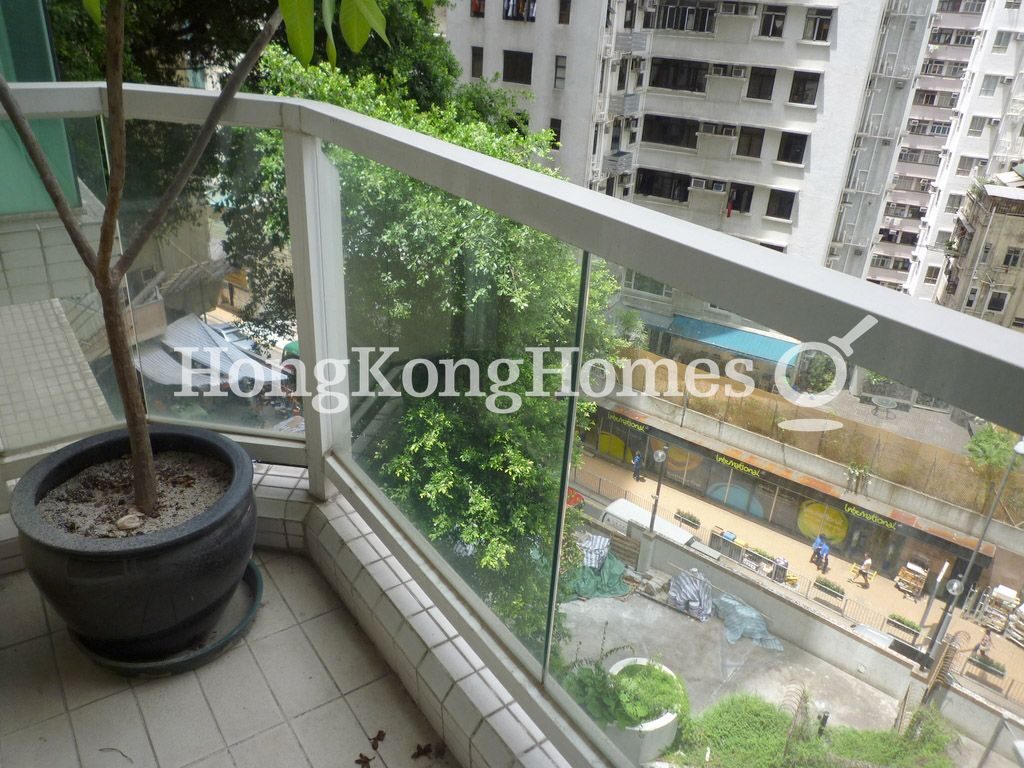 Balcony off Living Room — 莊士明德軒，西半山