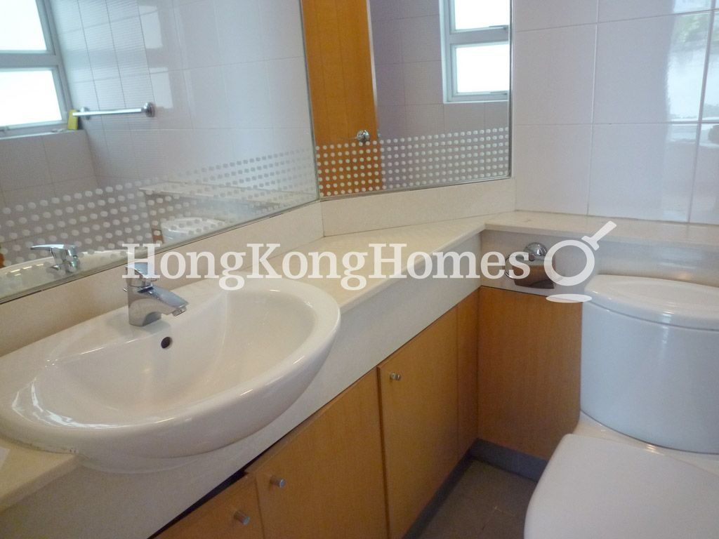 Guest Bathroom — 莊士明德軒，西半山
