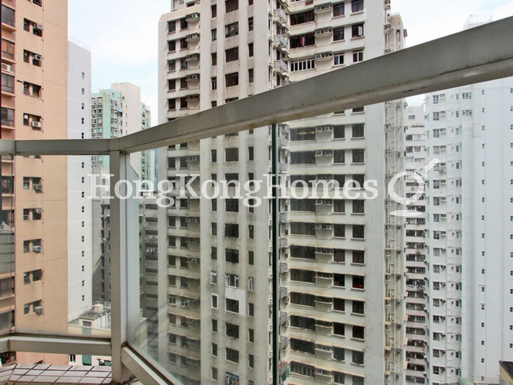 Balcony Off Living and Dining Room — 莊士明德軒，西半山