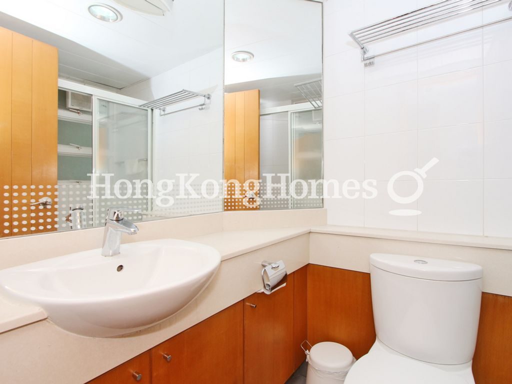 Guest Bathroom — 莊士明德軒，西半山