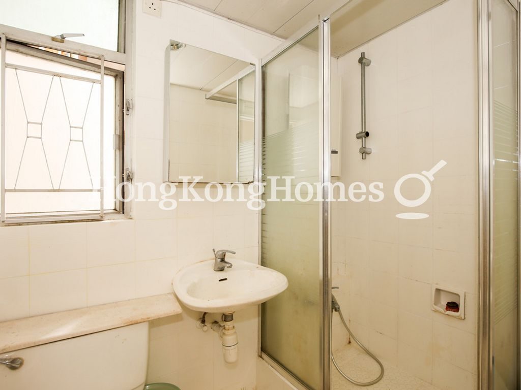 Guest Bathroom — 兆景閣，中環
