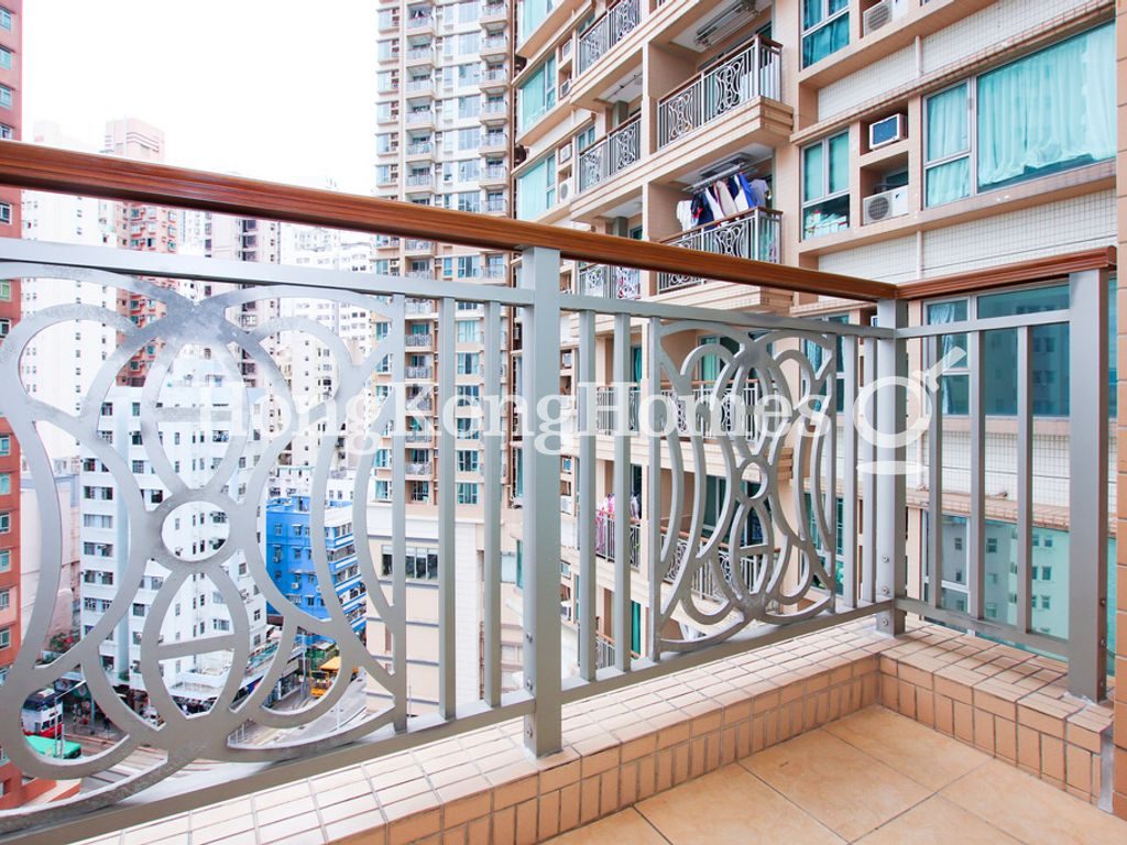 Balcony off Living and Dining Room — 泓都 - 第01座，西環堅尼地城