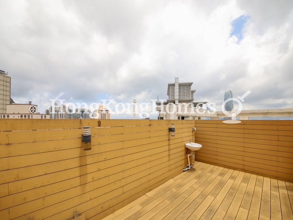 Private Roof Terrace — 雨時大廈，中半山