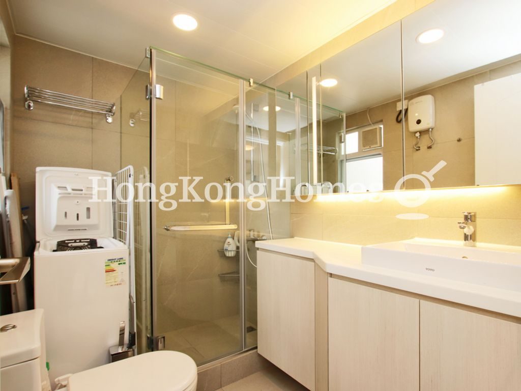 Bathroom — Lascar Court, Sheung Wan