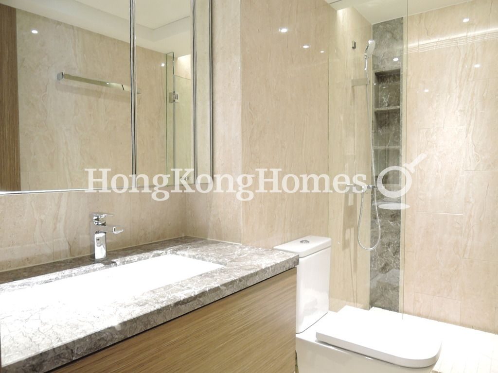 Guest Bathroom — Takan Lodge, Wan Chai
