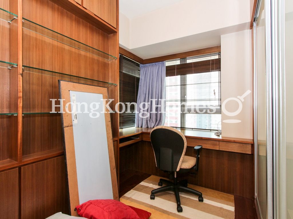 Study Area In Master Bedroom — 泓都 - 第03座，西環堅尼地城
