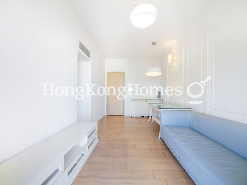 Living and Dining Room — Mount East, North Point