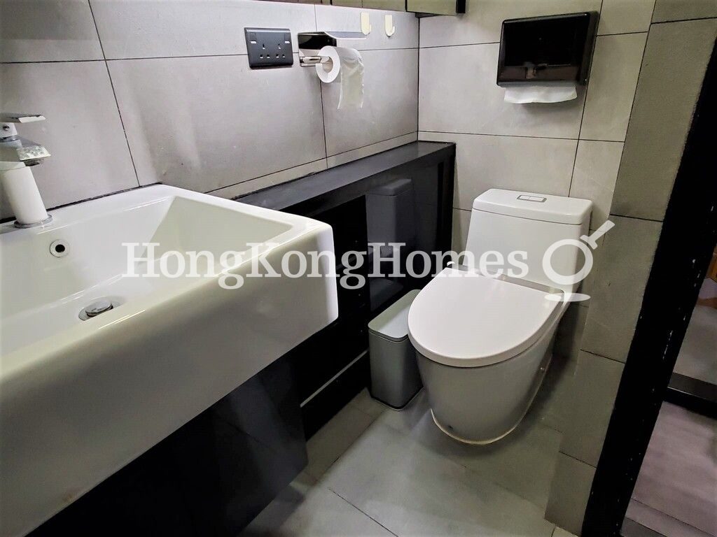 Master Bathroom — 先施西環大廈，西環堅尼地城