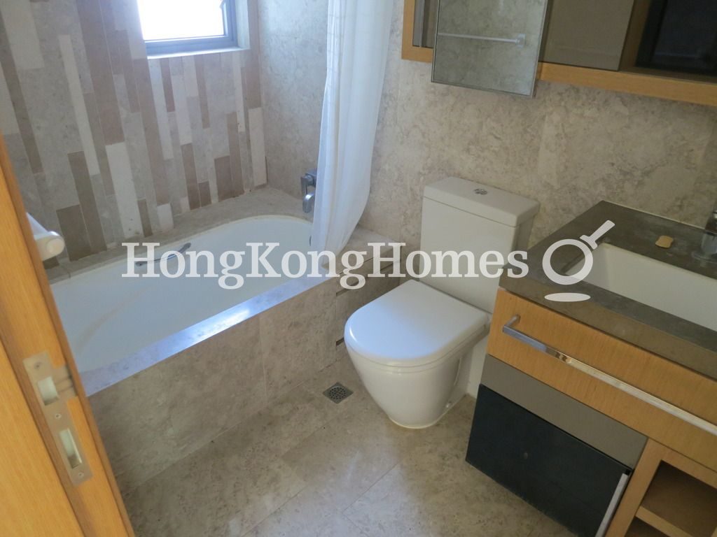 Master Bathroom — 形品，北角