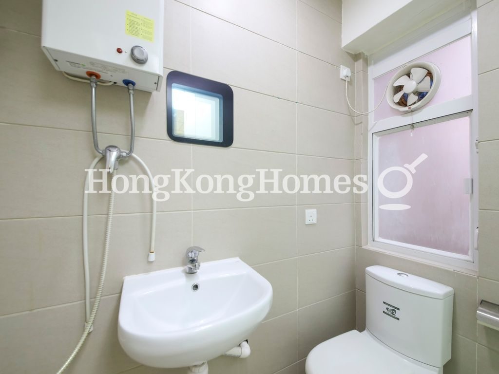 Master Bathroom — 莊士頓大樓，灣仔