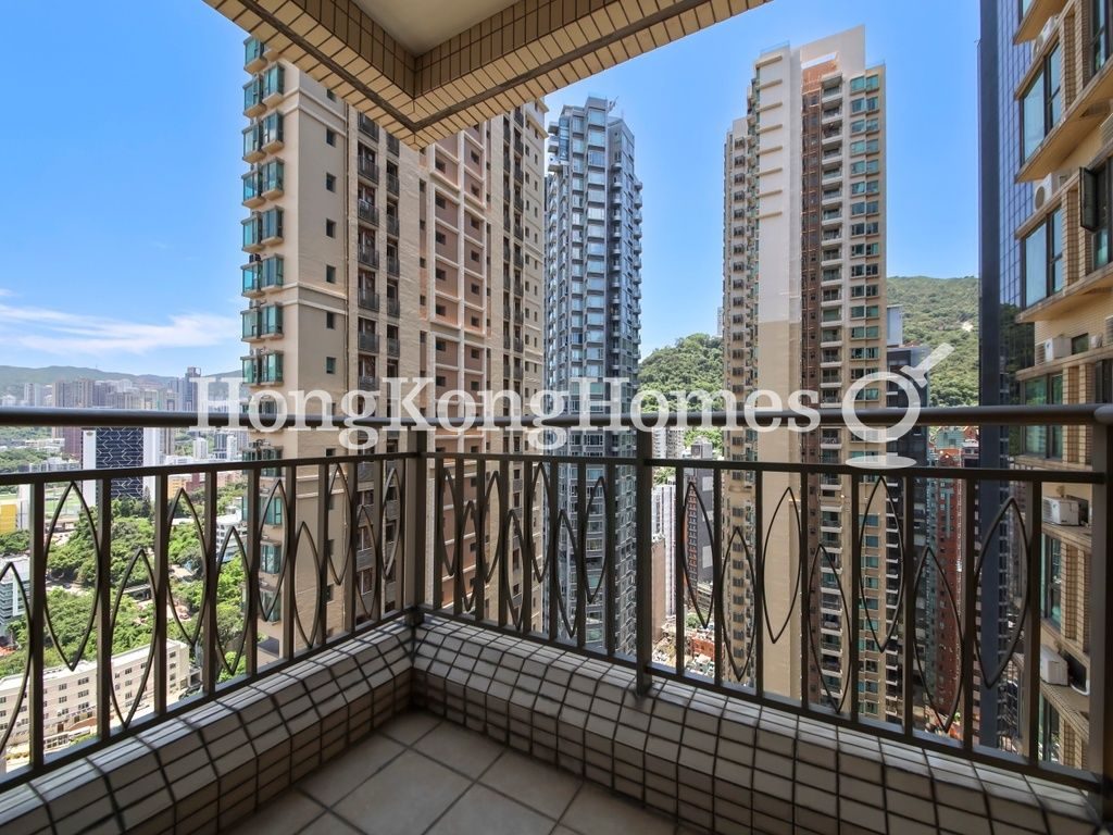 Balcony off Living and Dining Room — 尚翹峰 3 座，灣仔