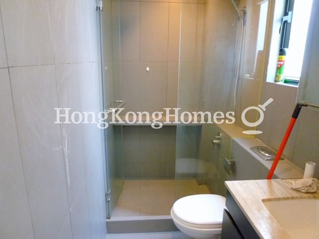 Guest Bathroom — 東街，上環