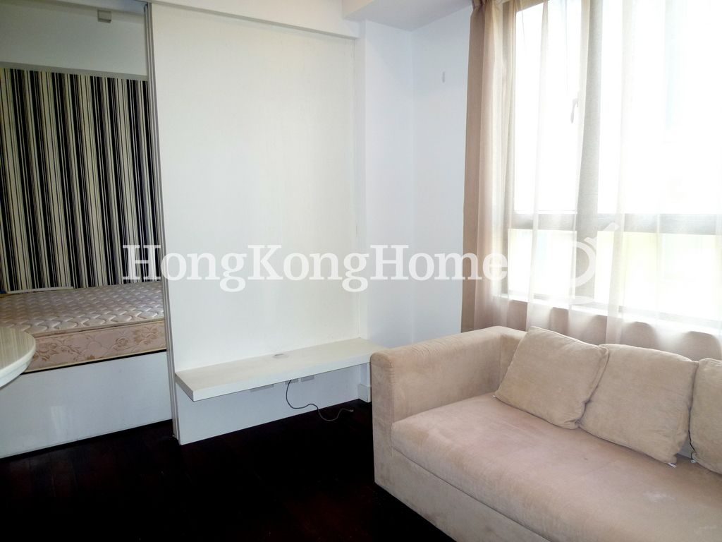 Living Area — 東街，上環