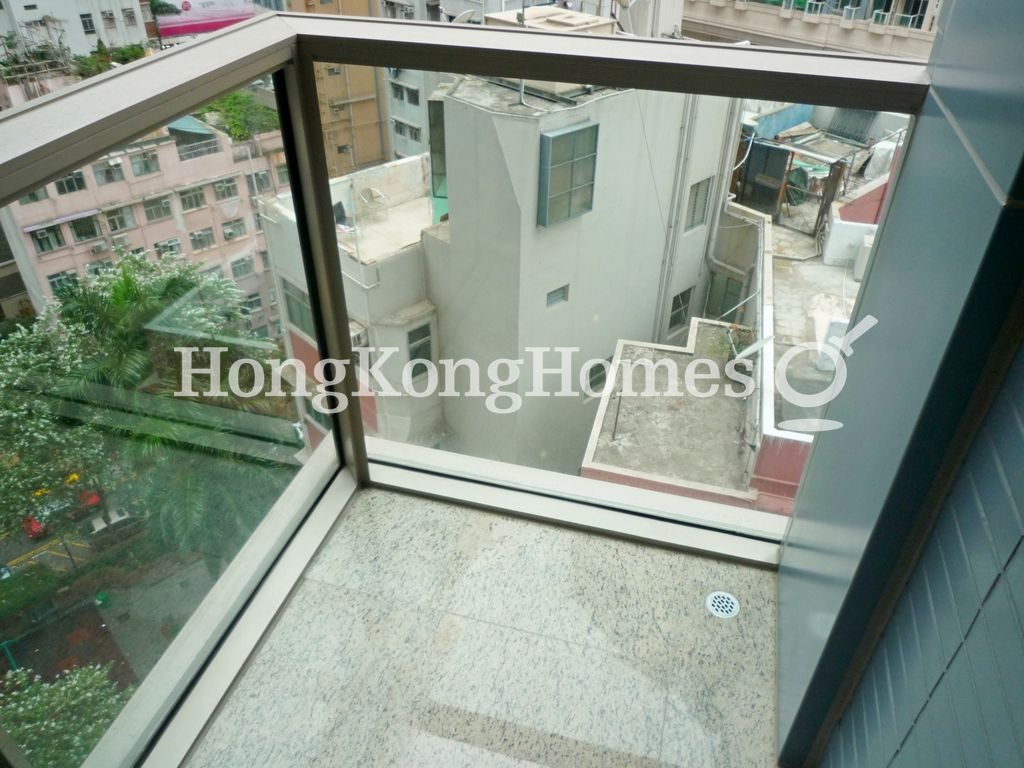Balcony off Living and Dining Room — 囍匯 - 第1期- 第5座，灣仔