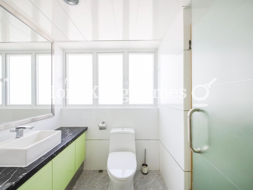 Master Bathroom — 趙苑2期 2座，薄扶林