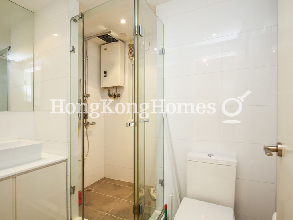 Guest Bathroom — 碧華閣，西環堅尼地城