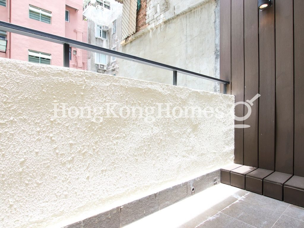 Balcony off Bedroom — 月街 11號，灣仔