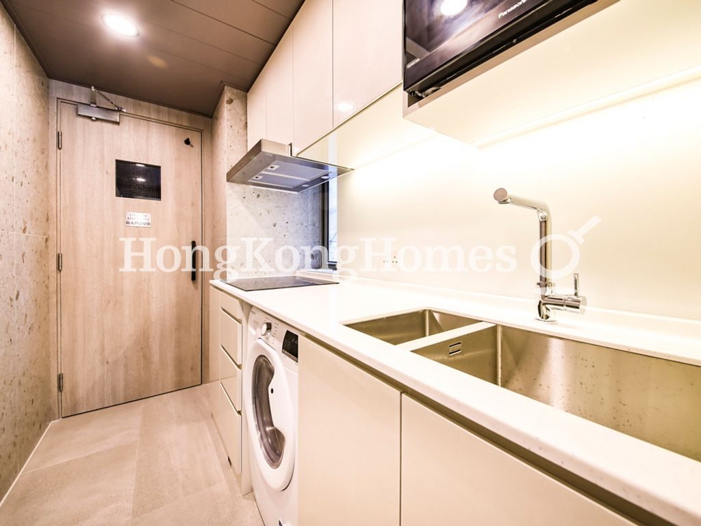 Kitchen — Peach Blossom, Mid-levels West