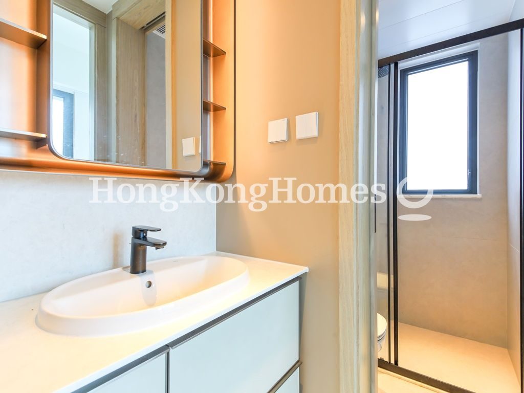 Guest Bathroom — The Unit Soho, Central
