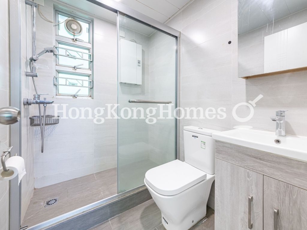 Master Bathroom — Floral Tower, Mid-levels West