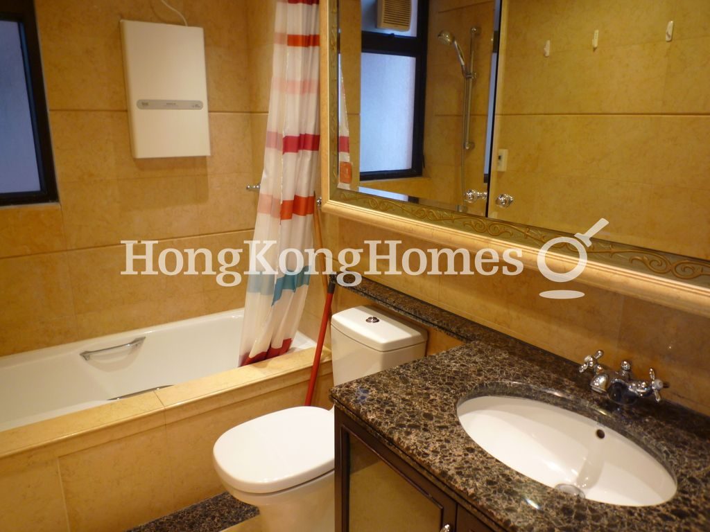 Guest Bathroom — 凱旋門 1期 第2座 (觀星閣)，尖沙咀
