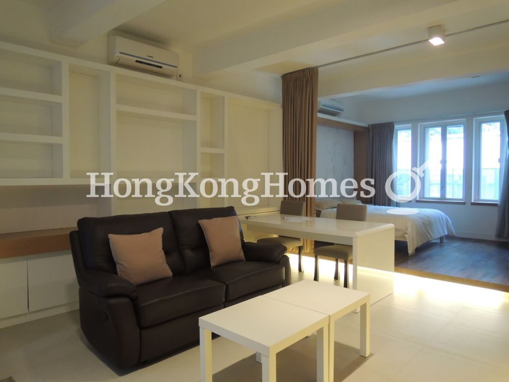 Living Area — Winning House, Central