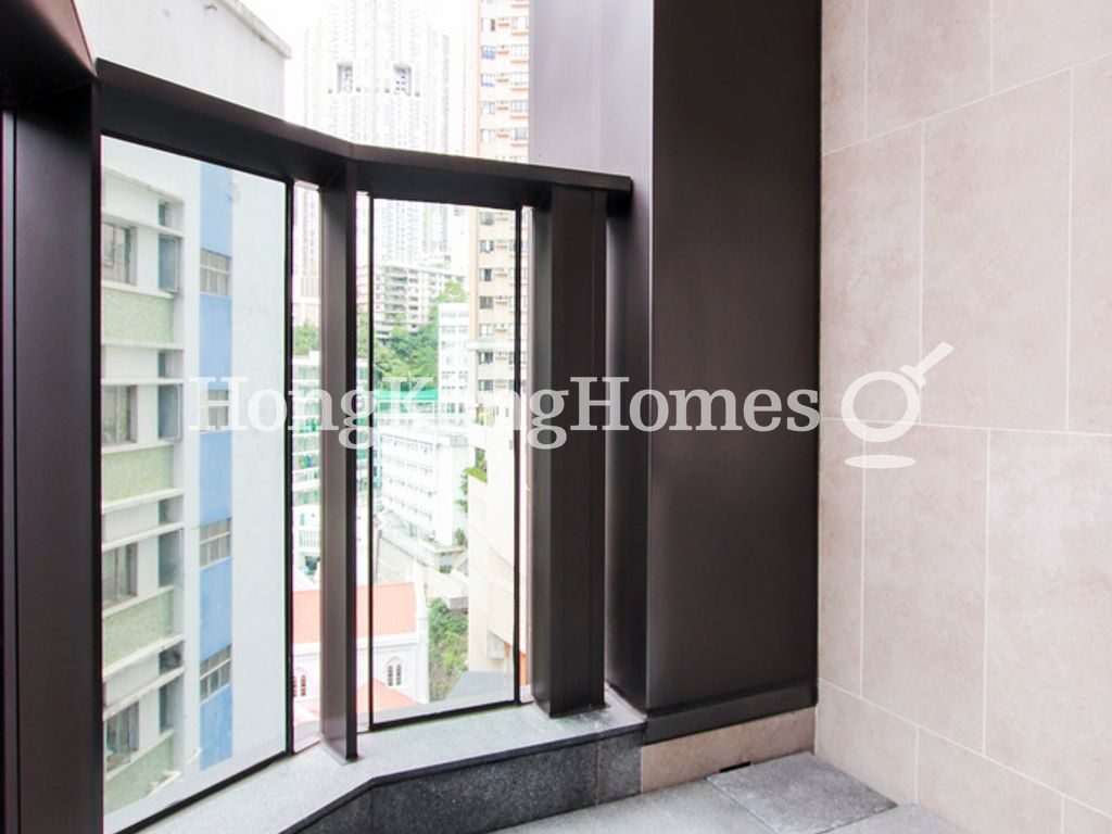 Balcony off Living and Dining Room — 本舍，西半山