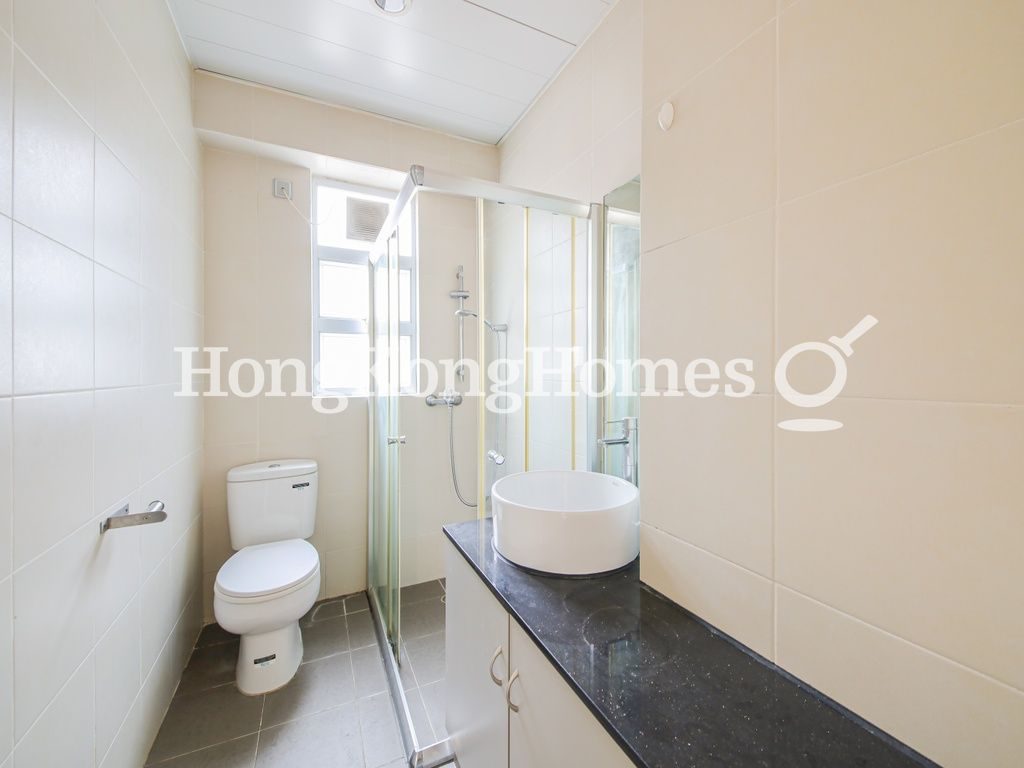 Guest Bathroom — Bonanza Court, Mid-levels West