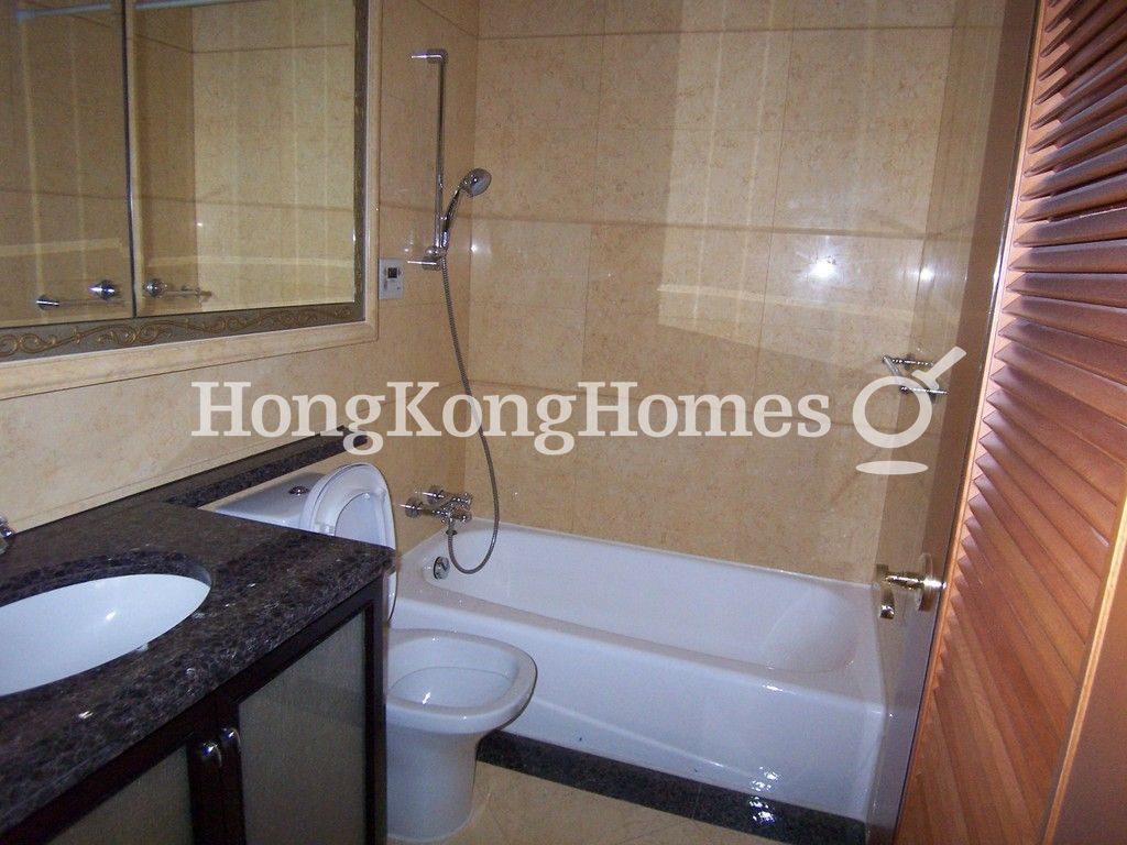 Guest Bathroom — 凱旋門 1期 第2A座 (映月閣)，尖沙咀