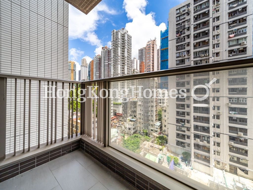 Balcony off Living and Dining Room — 縉城峰-第2座，西營盤