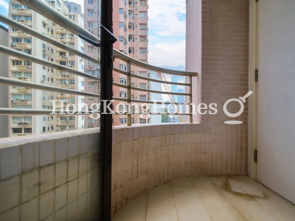 Balcony off Living and Dining Room — 百麗花園，中環
