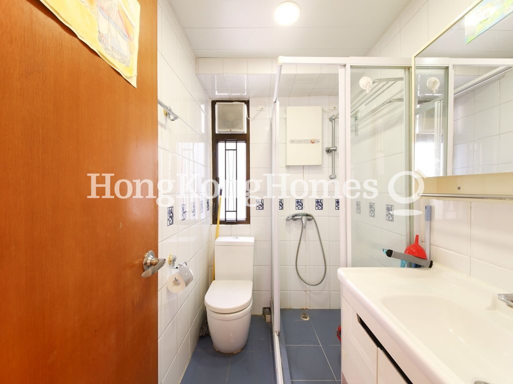 Guest Bathroom — Ka Fu Building, Mid-levels West