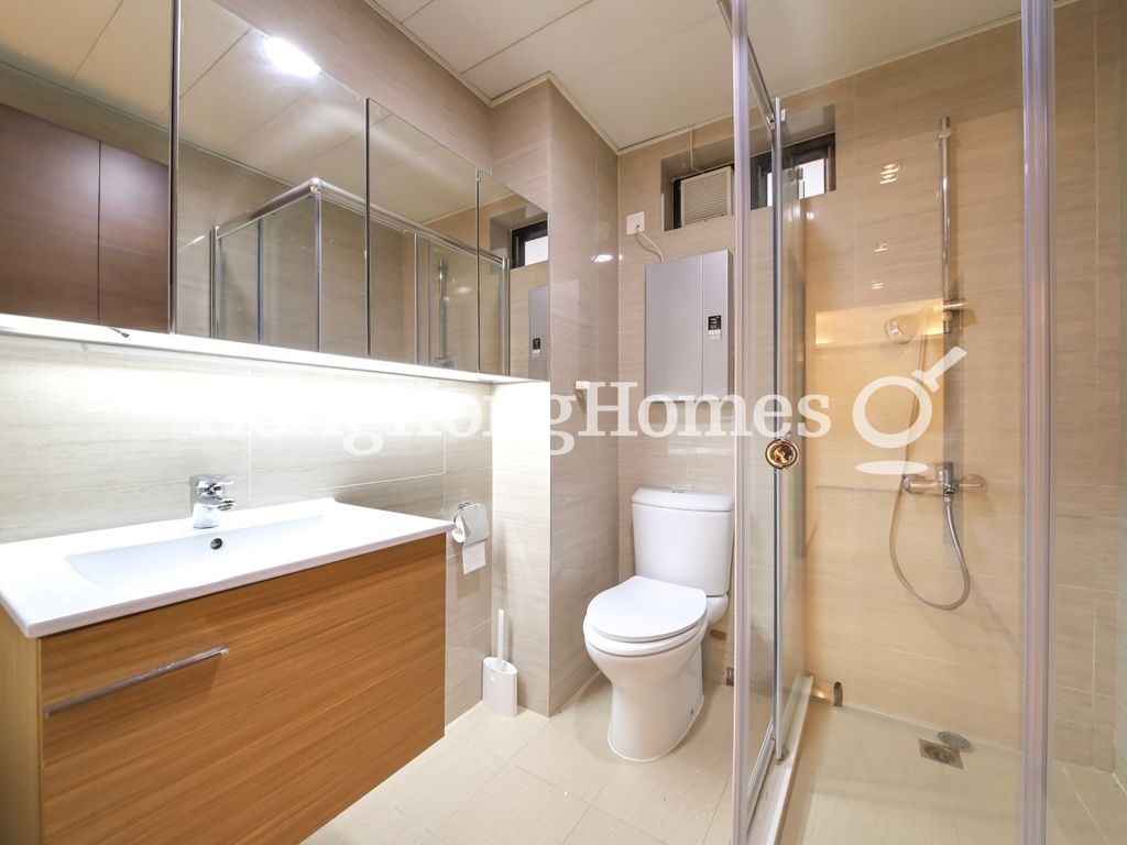 Guest Bathroom — Towning Mansion, Causeway Bay