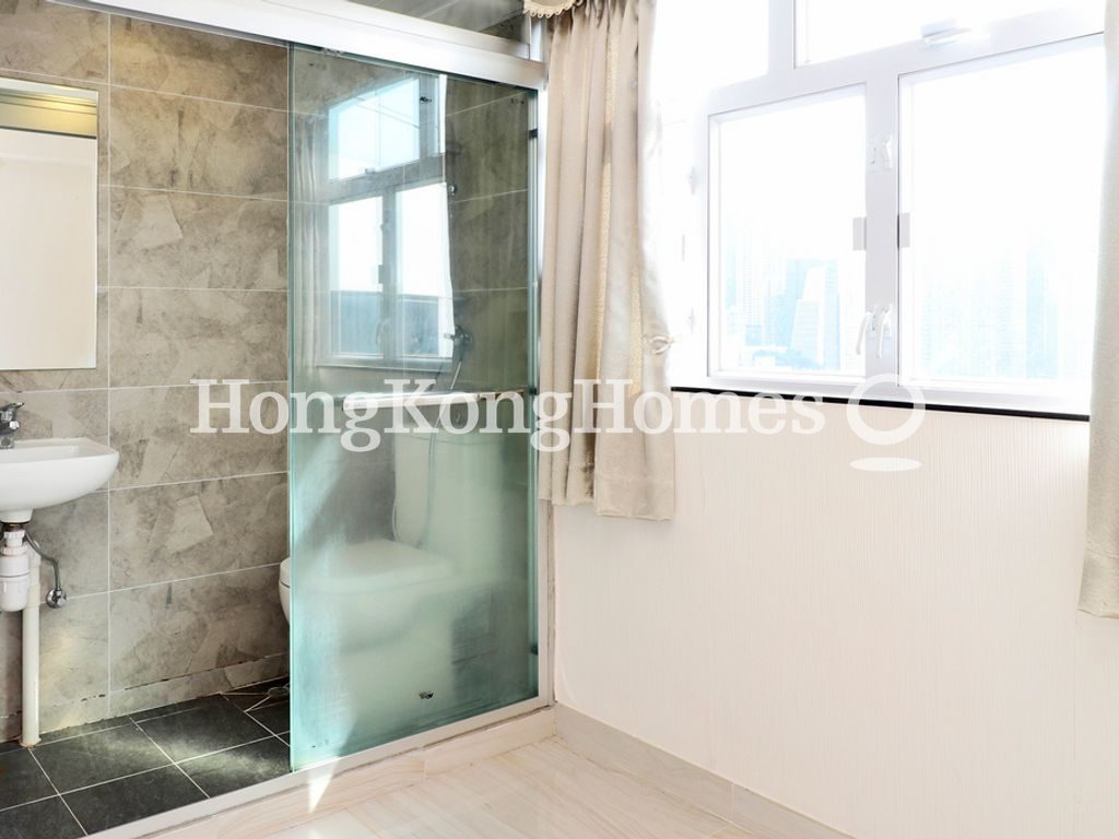 Master Bathroom — 愉景樓，銅鑼灣