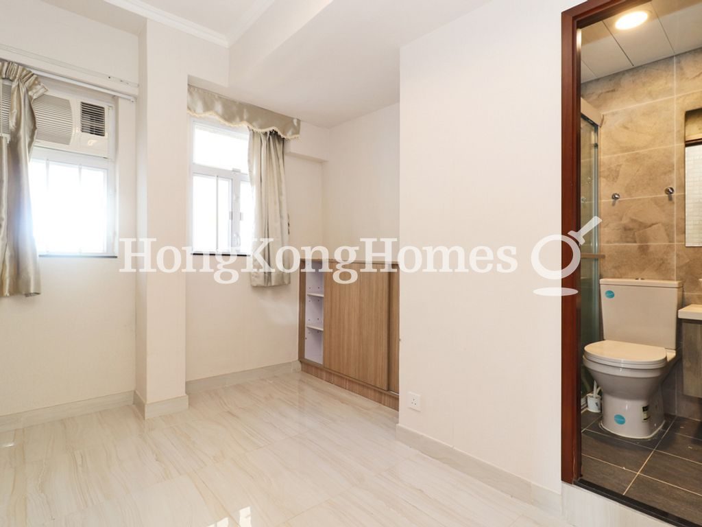 Second Ensuite Bedroom — 愉景樓，銅鑼灣