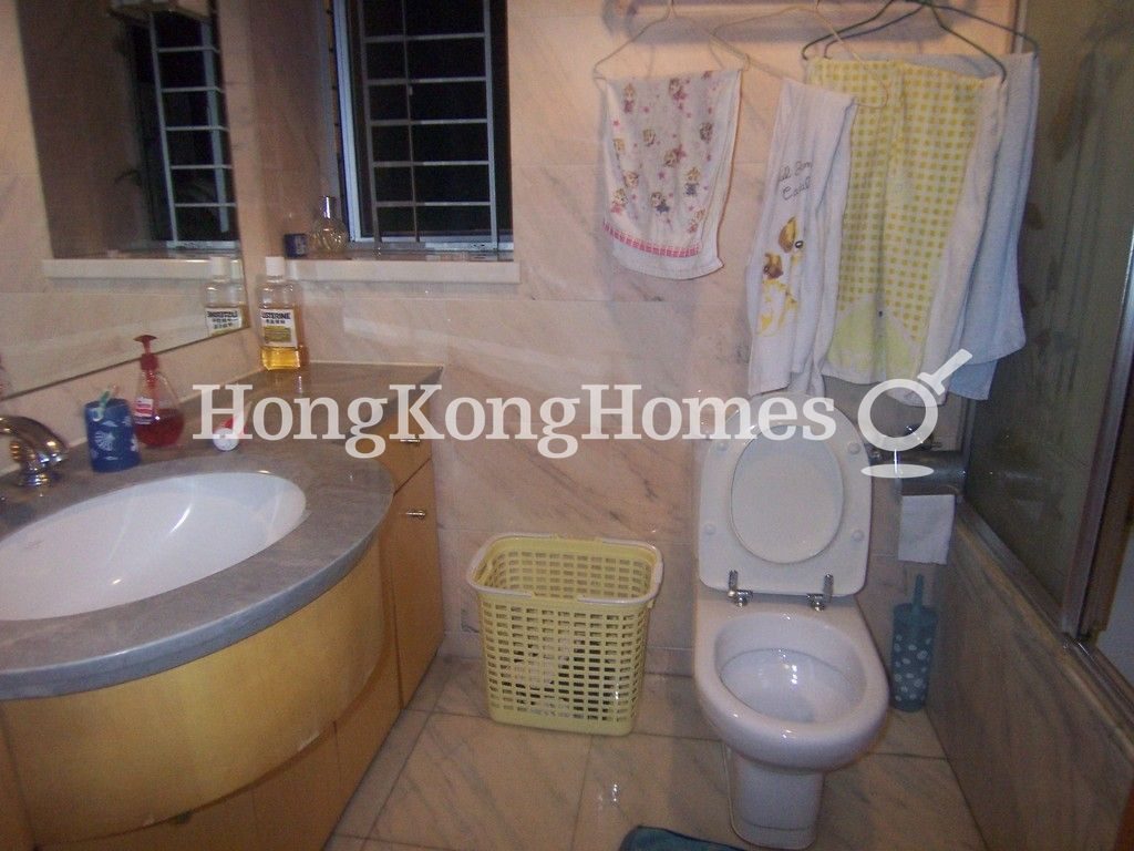 Master Bathroom — 漾日居 - 第07座，尖沙咀