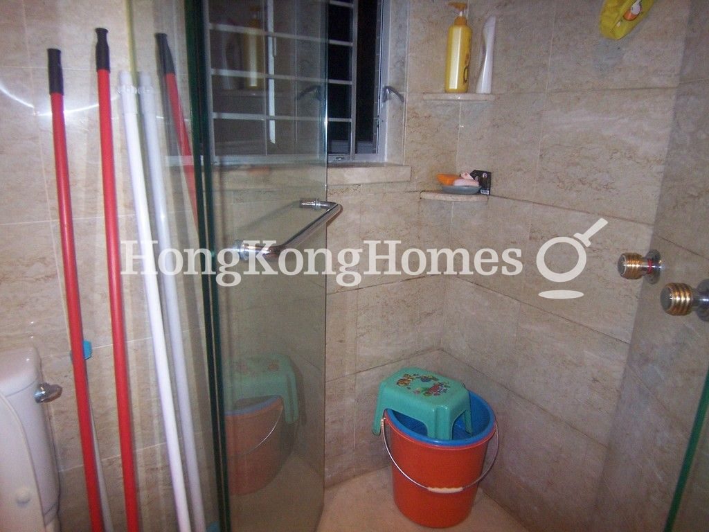 Second Ensuite Bathroom — 漾日居 - 第07座，尖沙咀