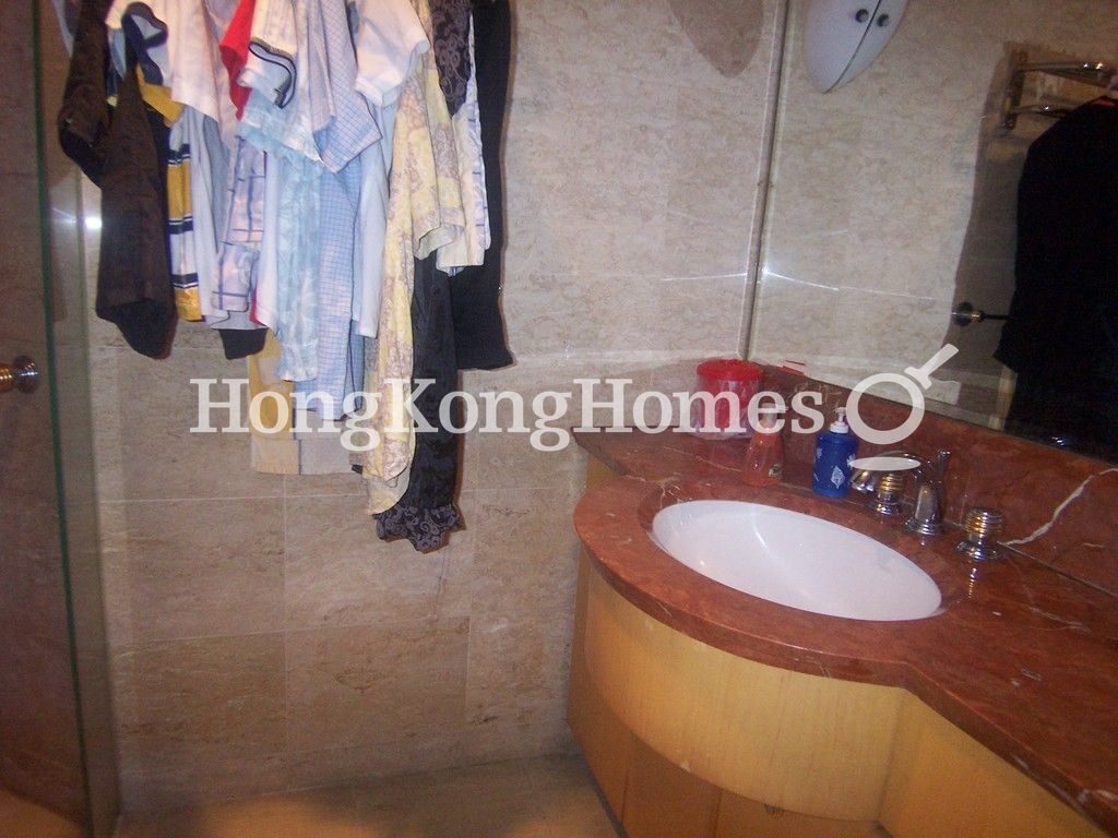 Second Ensuite Bathroom — 漾日居 - 第07座，尖沙咀