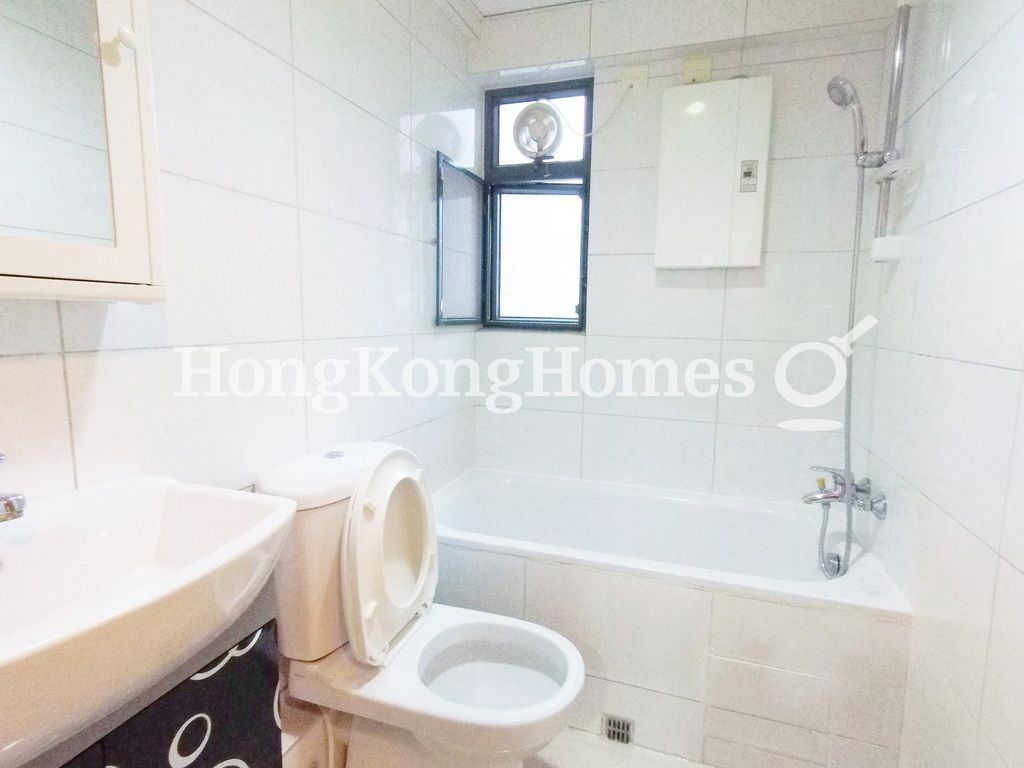 Bathroom — Elite's Place, Sheung Wan