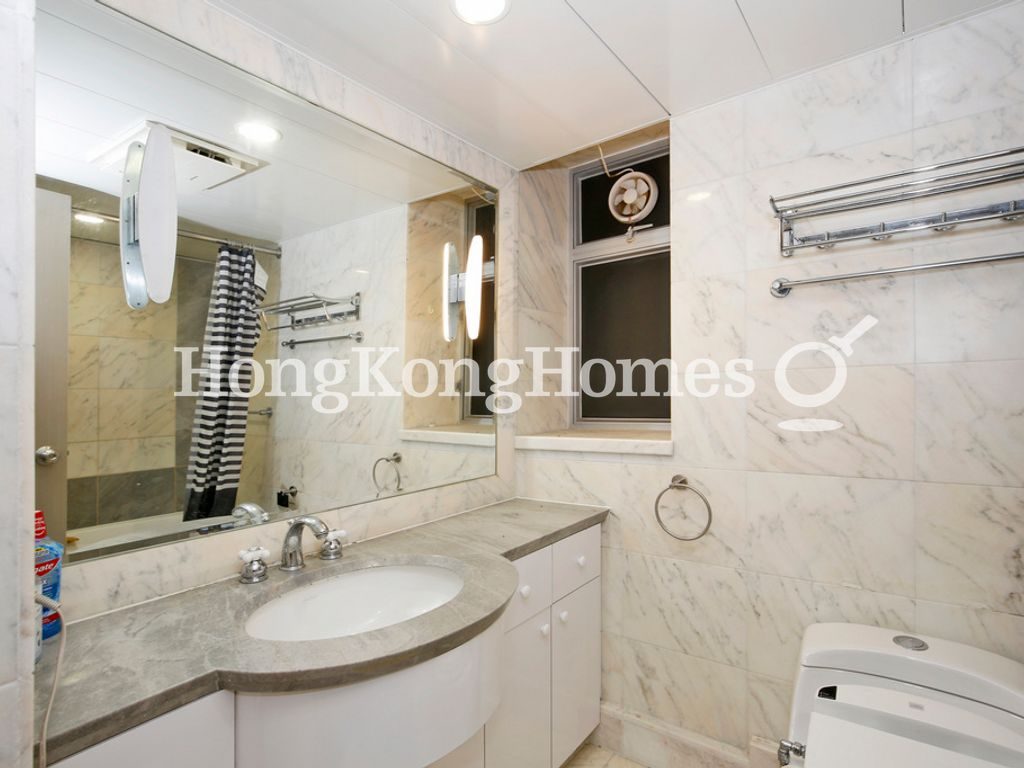Master Bathroom — 漾日居 - 第07座，尖沙咀