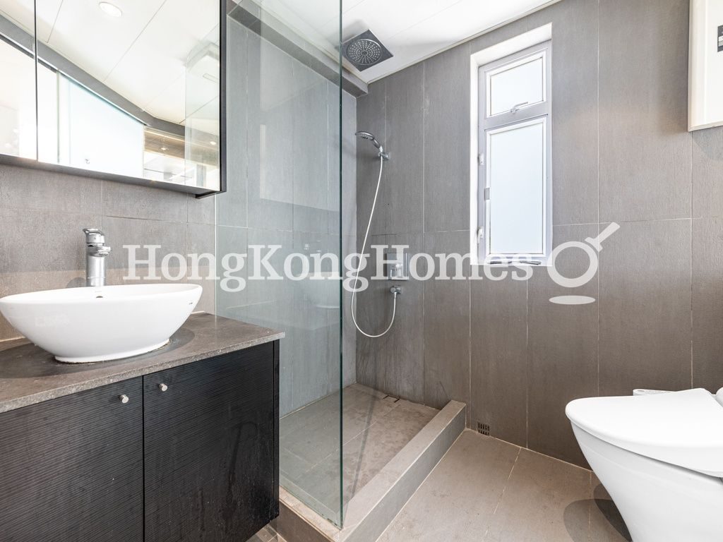 Master Bathroom — 崇蘭大廈，銅鑼灣