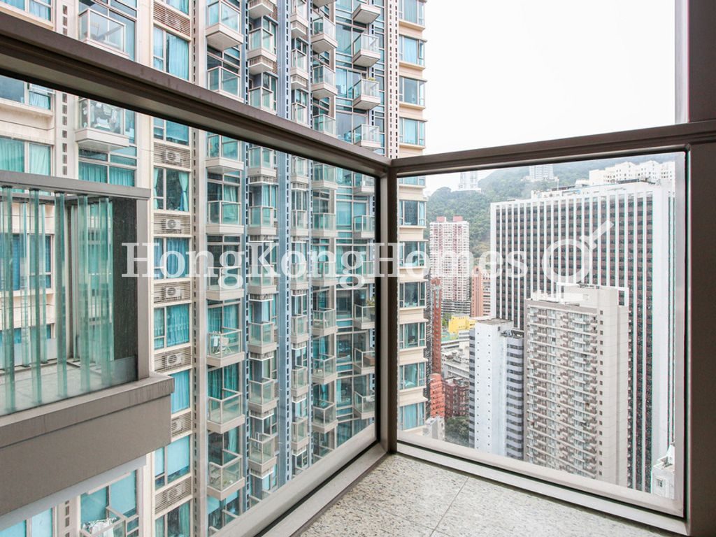 Balcony off Living and Dining Room — 囍匯 - 第2期- 第1座，灣仔