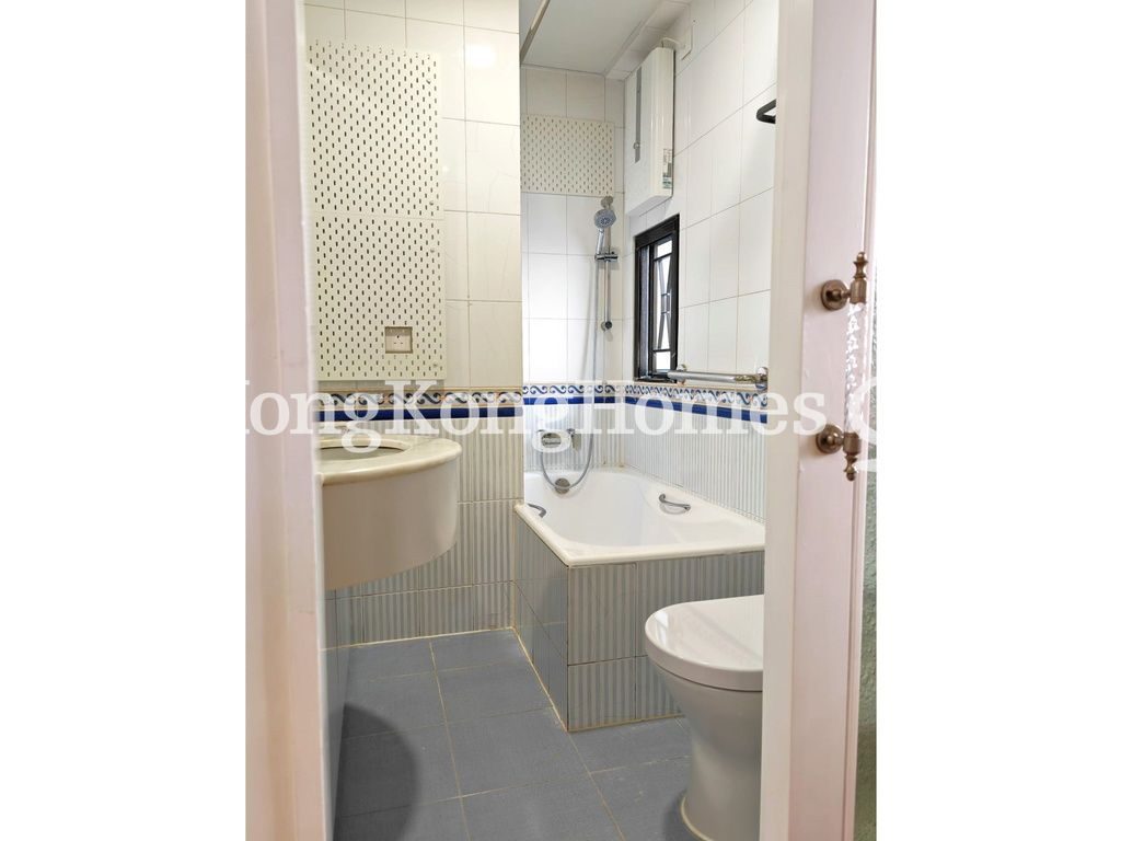 Master Bathroom — 康泰閣，九龍塘