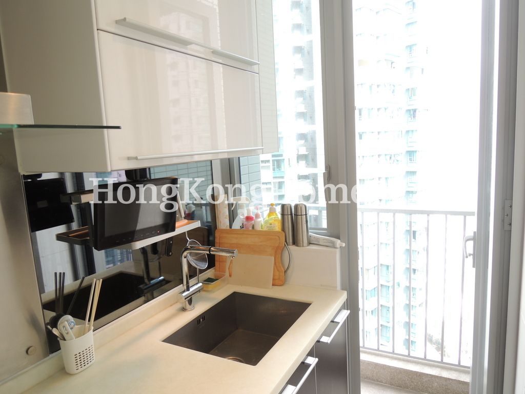Balcony off Kitchen — 瓏璽 - 第2座 (天海鑽)，大角咀